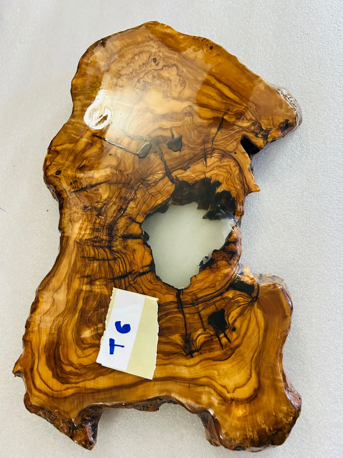 Live Edge Olive Wood Resin Side Table – White Resin Center, 19.7 × 10.6 in (One of a Kind, T6) 1-2XBfUR6FFl4ofbw81OpNzXc_RUfL_fB