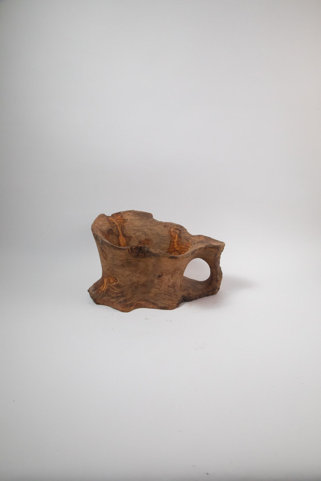 Olive Wood Centerpiece Bowl – Hand-Carved Root Burl Sculpture, 17.3 × 15.7 × 8.7 in (One of a Kind, No. 124) 118ecGKwdYlqS4oOJE0vDSggV3nlfxNQV