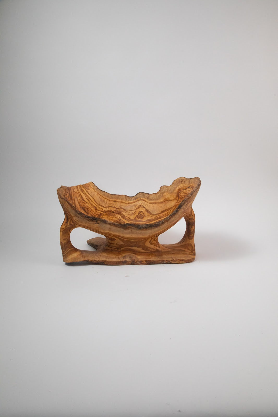 Olive Wood Centerpiece Bowl – Hand-Carved Root Burl Sculpture, 17.7 × 9.8 × 11.4 in (One of a Kind, No. 135) 11JrMplrVs4DiLNv21Gw9PqJlm-5bhm4M