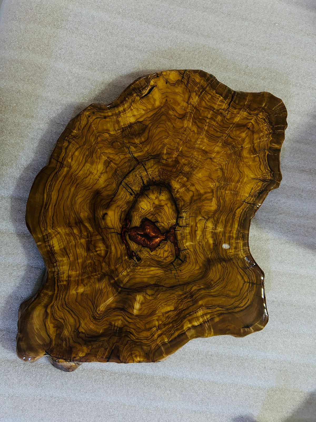 Live Edge Olive Wood Resin Side Table – Copper Red Resin Center, 21.3 × 16.5 in (One of a Kind, T24) 1228TqoGrJgBzgAIOdWhUTxUB7SjbGY6c