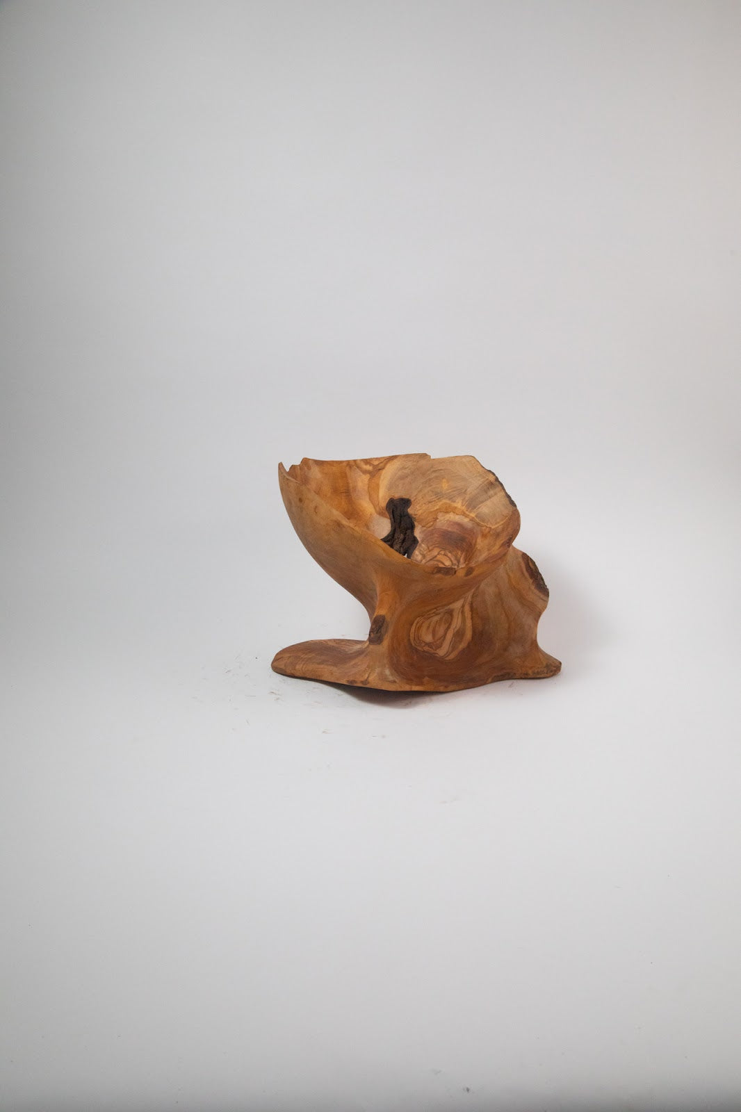 Olive Wood Centerpiece Bowl – Hand-Carved Root Burl Sculpture, 13.8 × 13 × 11 in (One of a Kind, No. 140) 13Sx9ekV7sTdK2qqn-kEr2wr0IUVL1xb