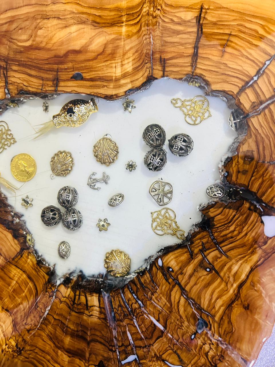 Live Edge Olive Wood Resin Side Table – White Resin Vintage Coins, 20.1 × 14.2 in (One of a Kind, T63) 14fmZdFBbB9m7cLnB6NX_QamrOHhDHr4
