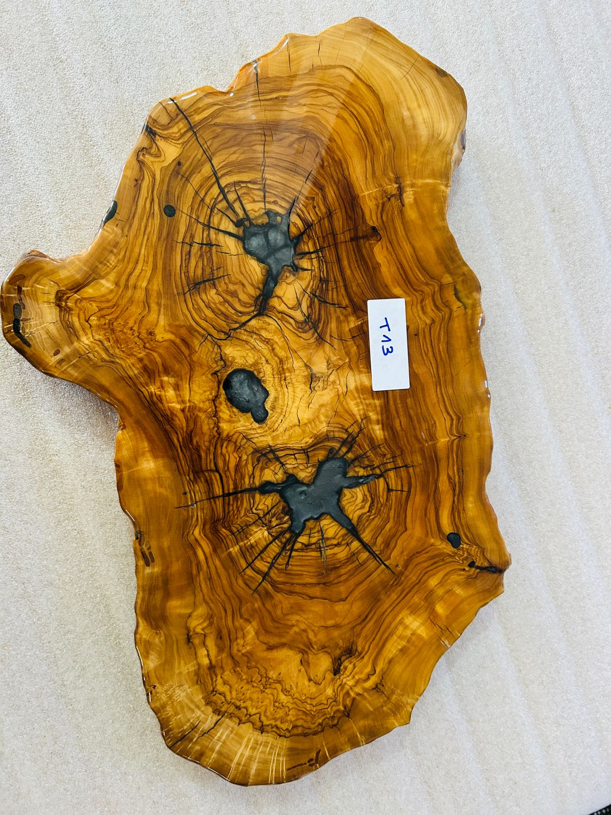 Live Edge Olive Wood Resin Side Table – Teal Starburst Resin, 23.6 × 14.2 in (One of a Kind, T13) 16nKrMgFuABlAWUBMqIAqb0UZ37nB3LKU