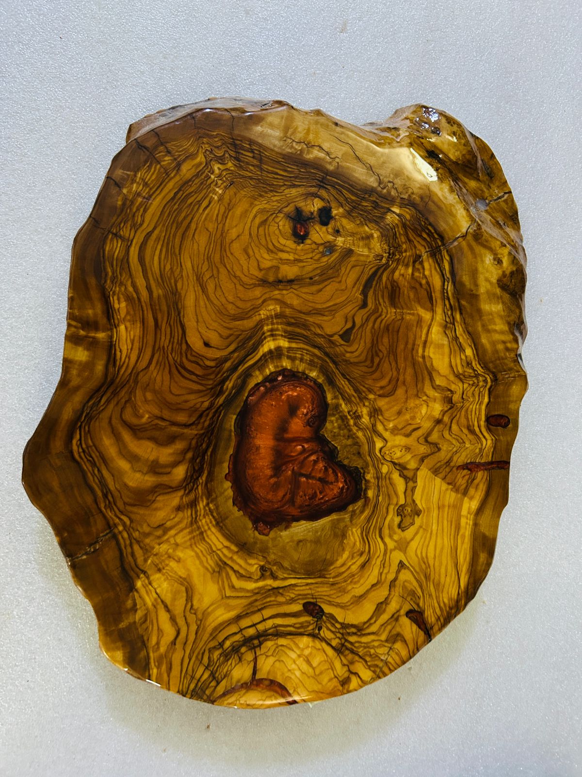 Live Edge Olive Wood Resin Side Table – Red Heart Resin, 15.7 × 12.6 in (One of a Kind, T40) 16wTNiBtvtepjf4suGzjpS-eMak8h8WOk
