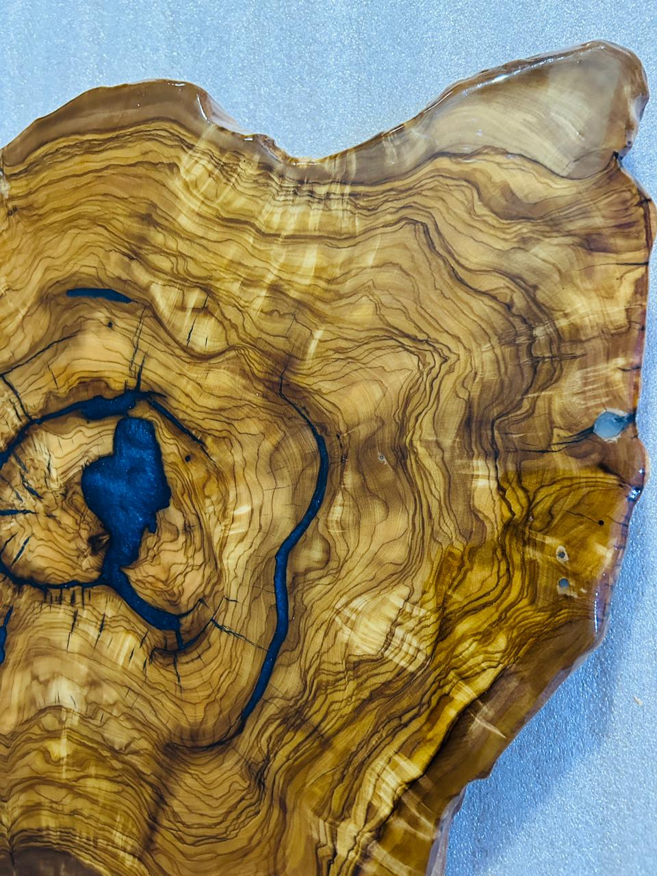 Live Edge Olive Wood Resin Side Table – Blue Resin Ring, 23.6 × 18.5 in (One of a Kind, T65) 17xgRRwj9CldLzNQ4Nng8_IrtRh87Wu9P