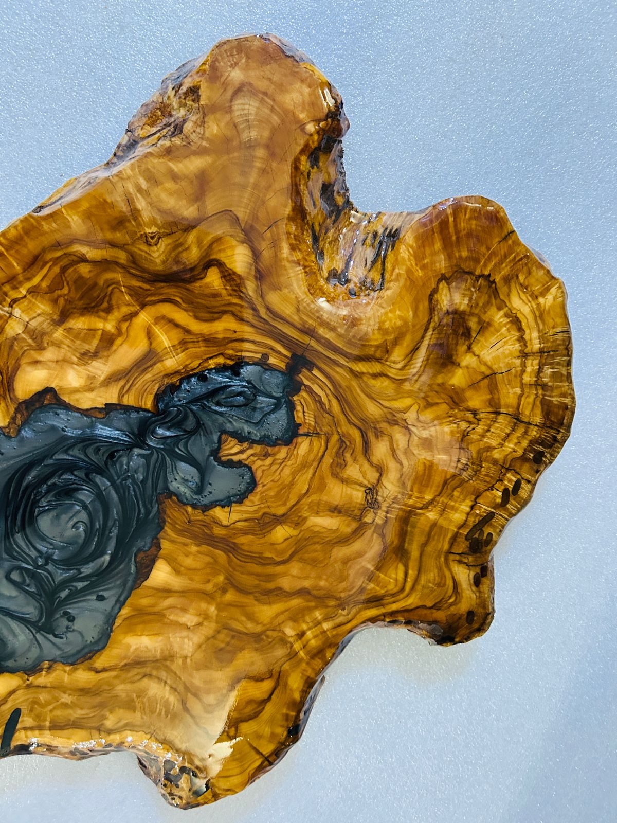 Live Edge Olive Wood Resin Side Table – Grey Swirl Resin, 19.7 × 15.7 in (One of a Kind, T39) 18gmWfhoINNgvP-L4byNqBMSWksZDa0Dm