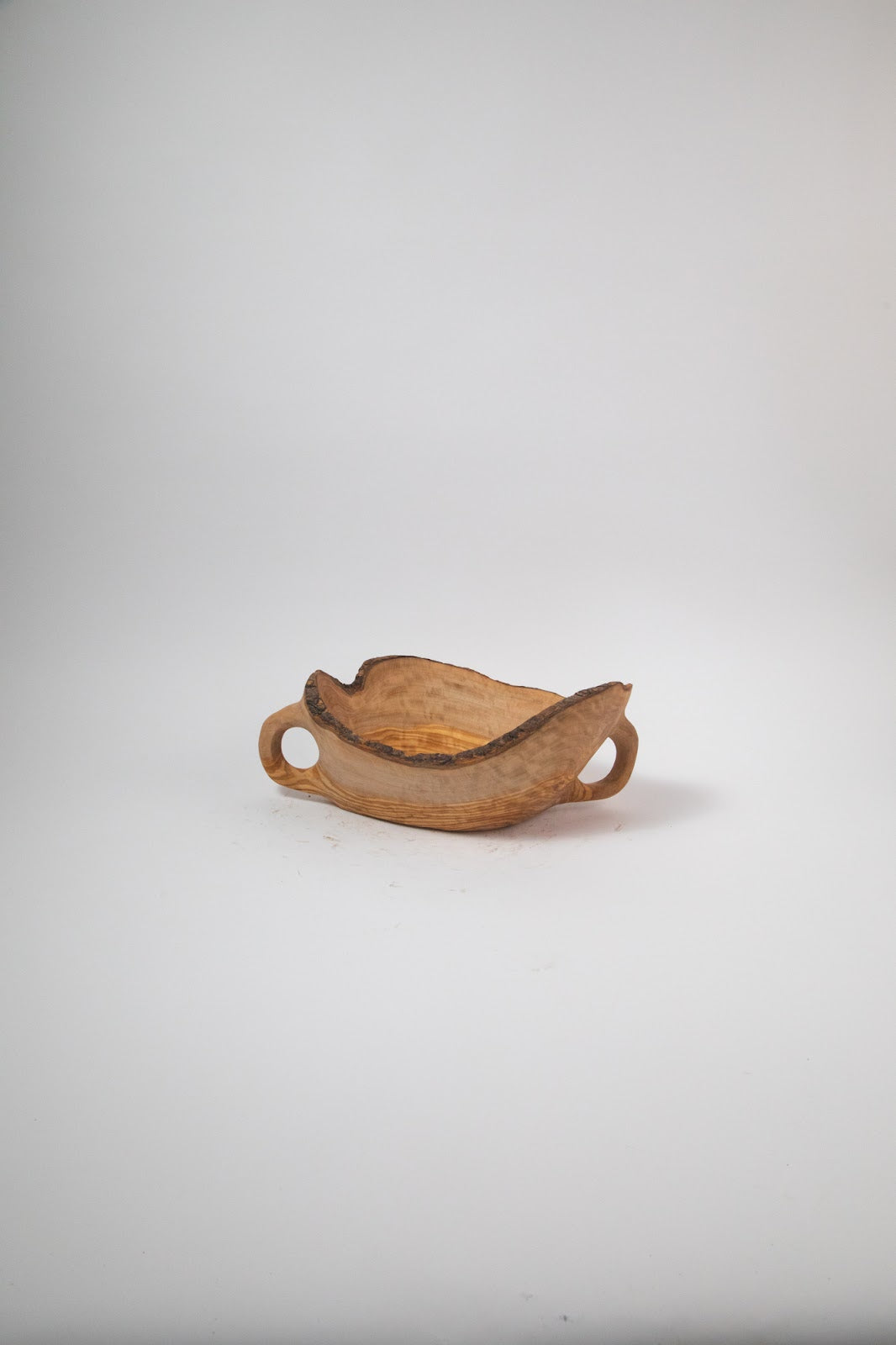 Olive Wood Centerpiece Bowl – Hand-Carved Root Burl Sculpture, 17.7 × 9.1 × 6.3 in (One of a Kind, No. 055) 19RlKQl9d6QZp8rOT-eDZxUTYlGGbpFdl