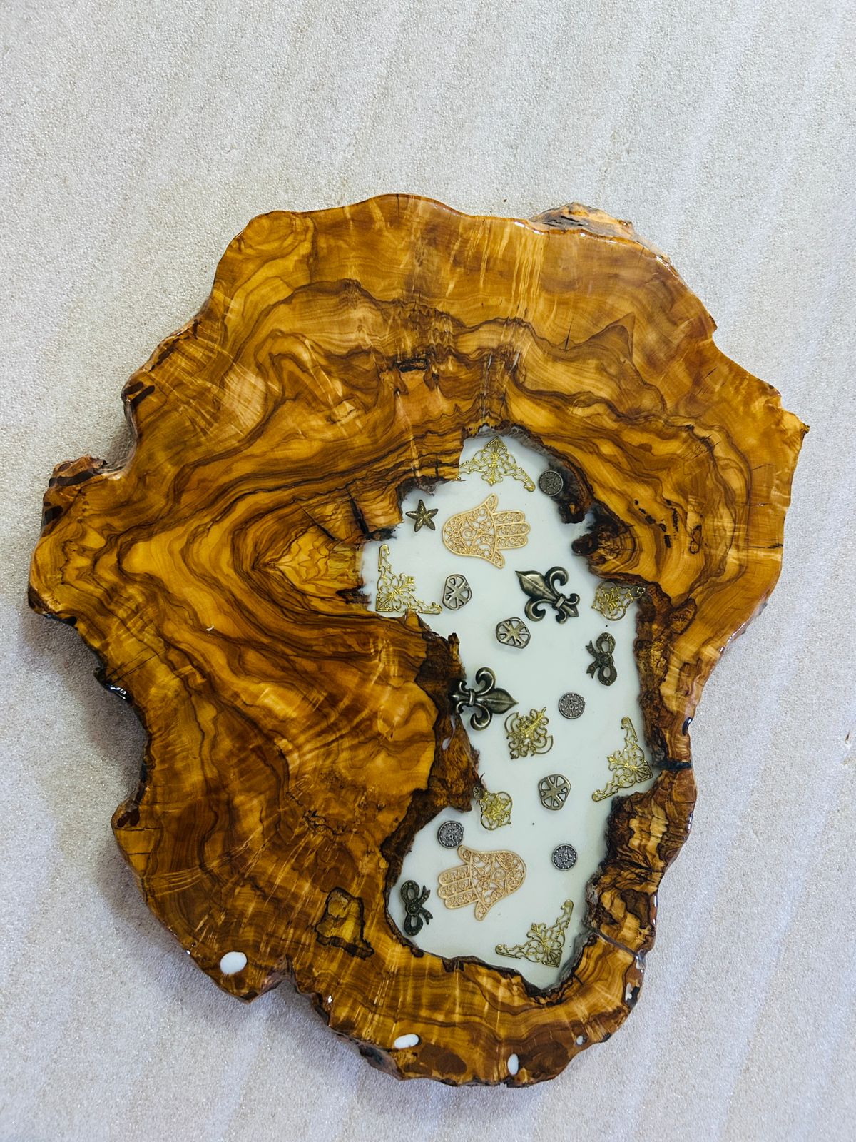 Live Edge Olive Wood Resin Side Table – White Resin Vintage Charms, 18.5 × 14.6 in (One of a Kind, T43) 1BkoIWrk2YV2ozQYCUksbFlMBP0WsiJnE