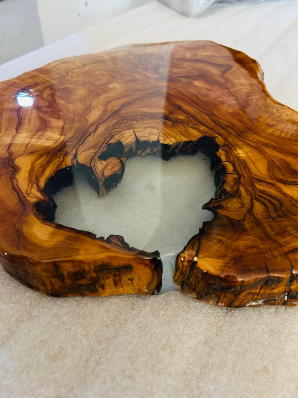 Live Edge Olive Wood Resin Side Table – White Resin Live Edge, 17.7 × 15.7 in (One of a Kind, T86) 1DbJDiiawSOMUASlLbWqWiwIpLYWu5cY3