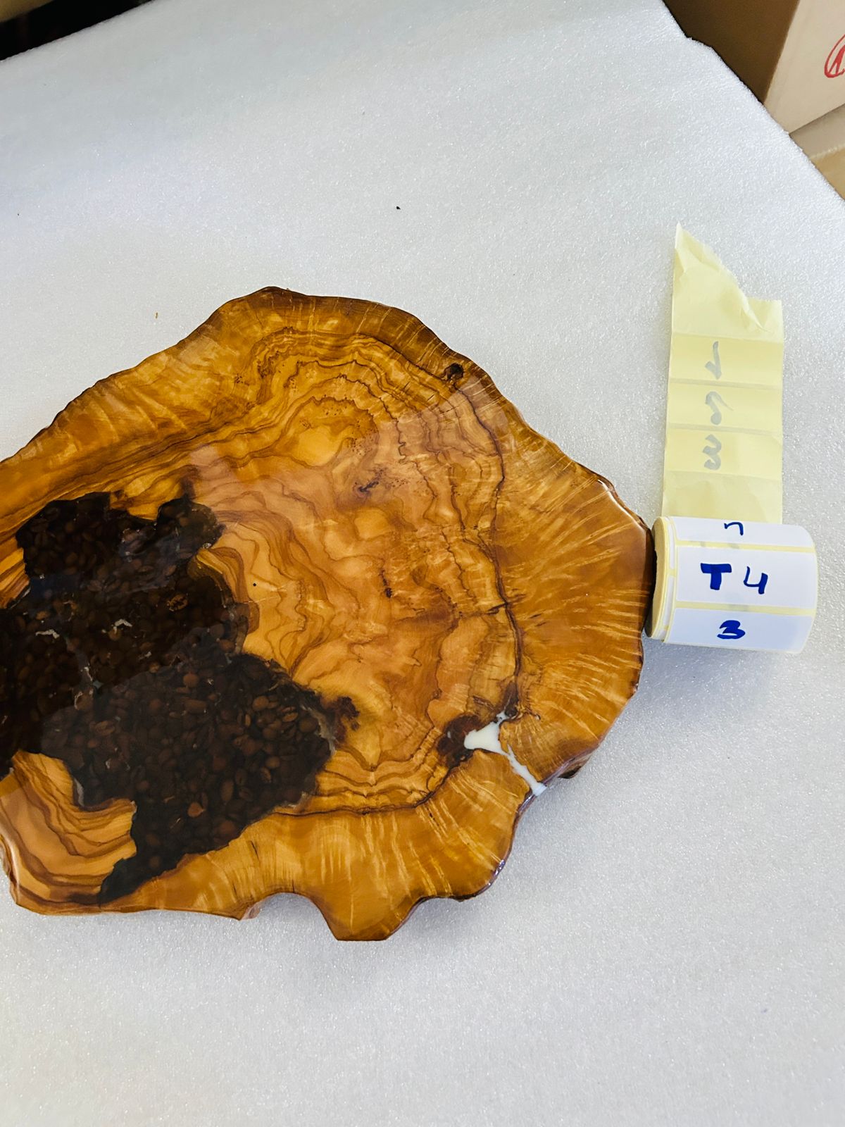 Live Edge Olive Wood Resin Side Table – Coffee Bean Resin, 22.8 × 15 in (One of a Kind, T4) 1E4wO2VXOF33V0WDArn-9QiJU4IVg7kO6