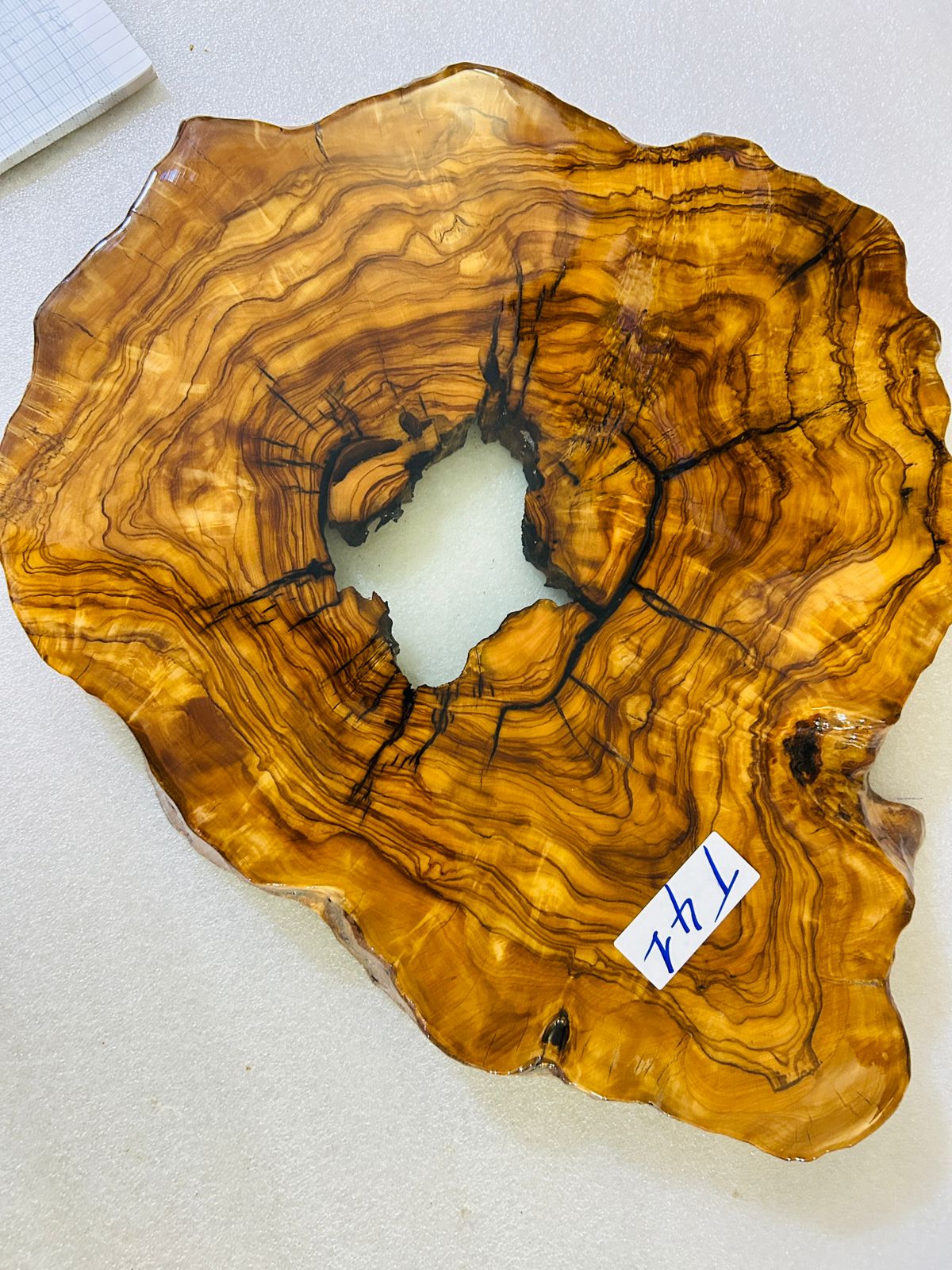 Live Edge Olive Wood Resin Side Table – White Resin Center, 22.8 × 18.9 in (One of a Kind, T41) 1EAc3O3bEjYyUxgrvnu1uL9tj_KBlY3om