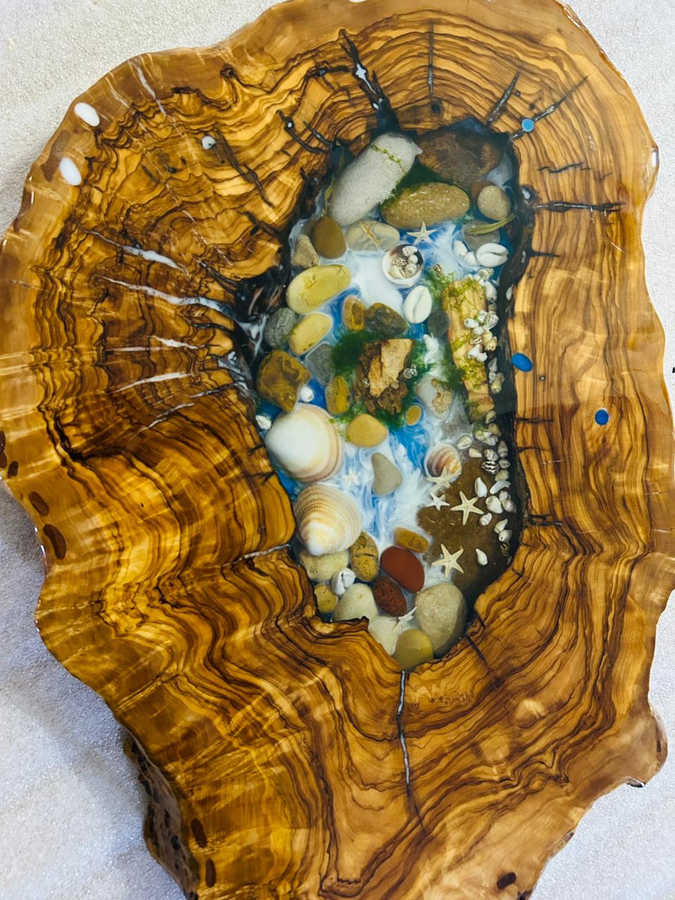 Live Edge Olive Wood Resin Side Table – Sea Shell Pebble Resin, 22 × 13.8 in (One of a Kind, T52) 1JB-FkHD2HRC4SWQ_Z_FsWkiH2xx6AVTK