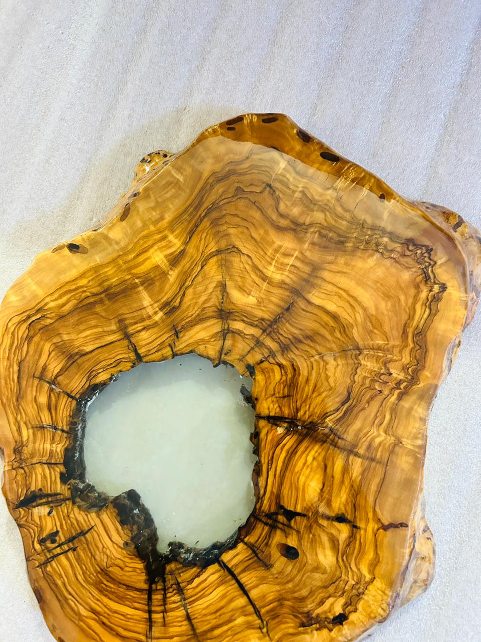 Live Edge Olive Wood Resin Side Table – White Resin Center, 15.7 × 14.2 in (One of a Kind, T84) 1NZ02c7oUViu1VSJC2NiqAw0qsk9lc5MM