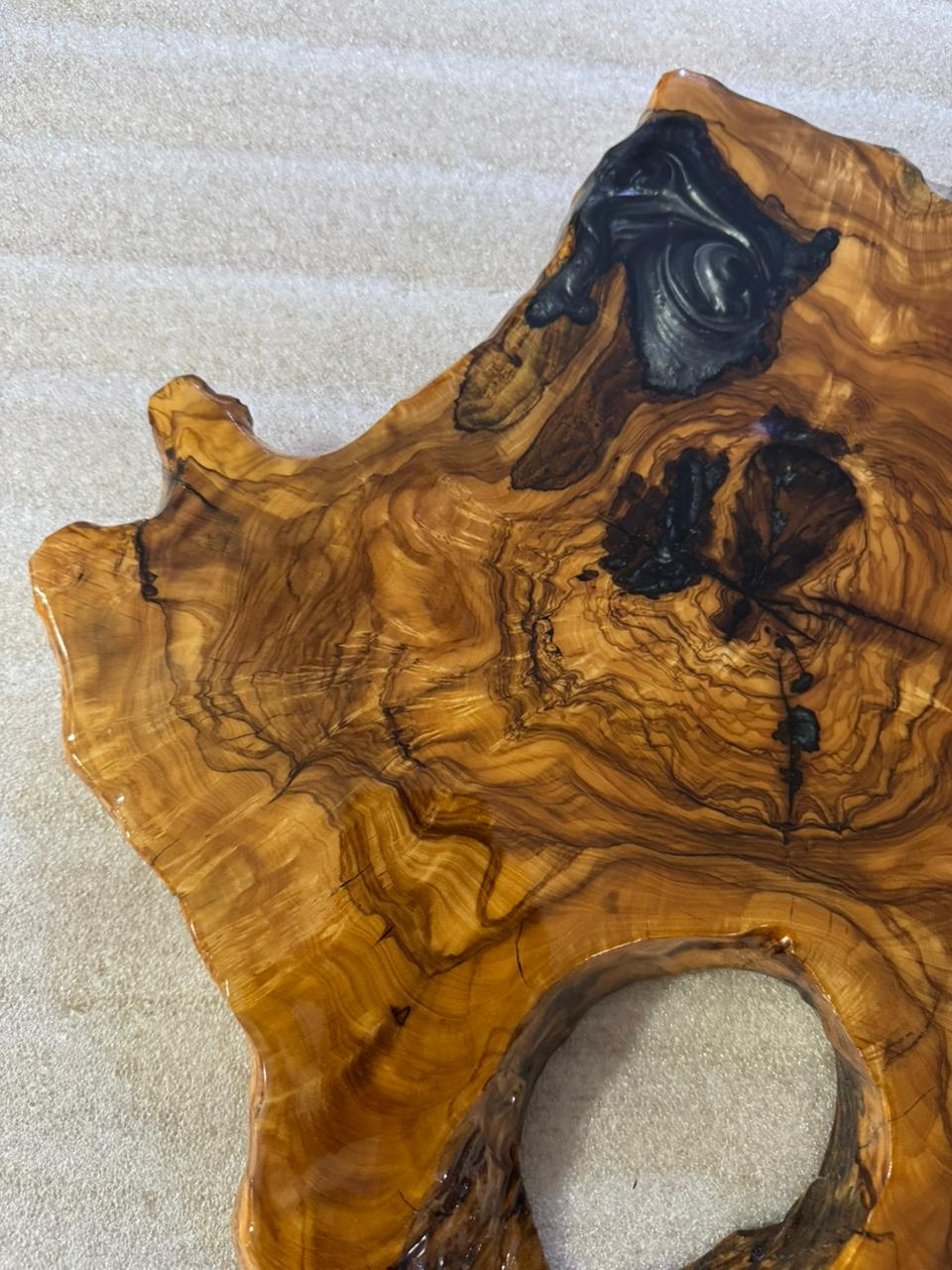 Live Edge Olive Wood Resin Side Table – Burl Live Edge Resin, 19.7 × 17.7 in (One of a Kind, T48) 1N_vYBCaq5SiHkMDUu_NvvGReu4jg5DJ0