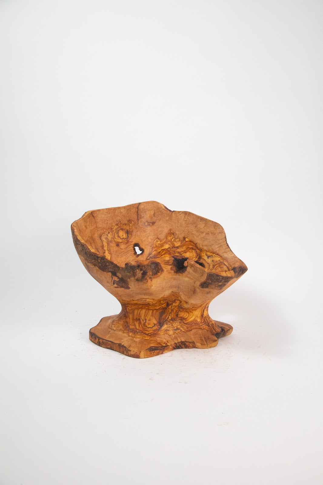 Olive Wood Centerpiece Bowl – Hand-Carved Root Burl Sculpture, 15.7 × 12.2 × 11.4 in (One of a Kind, No. 081) 1Ni_0Evjz8Wme9Kfb-VWLPZNfWfMI0y70