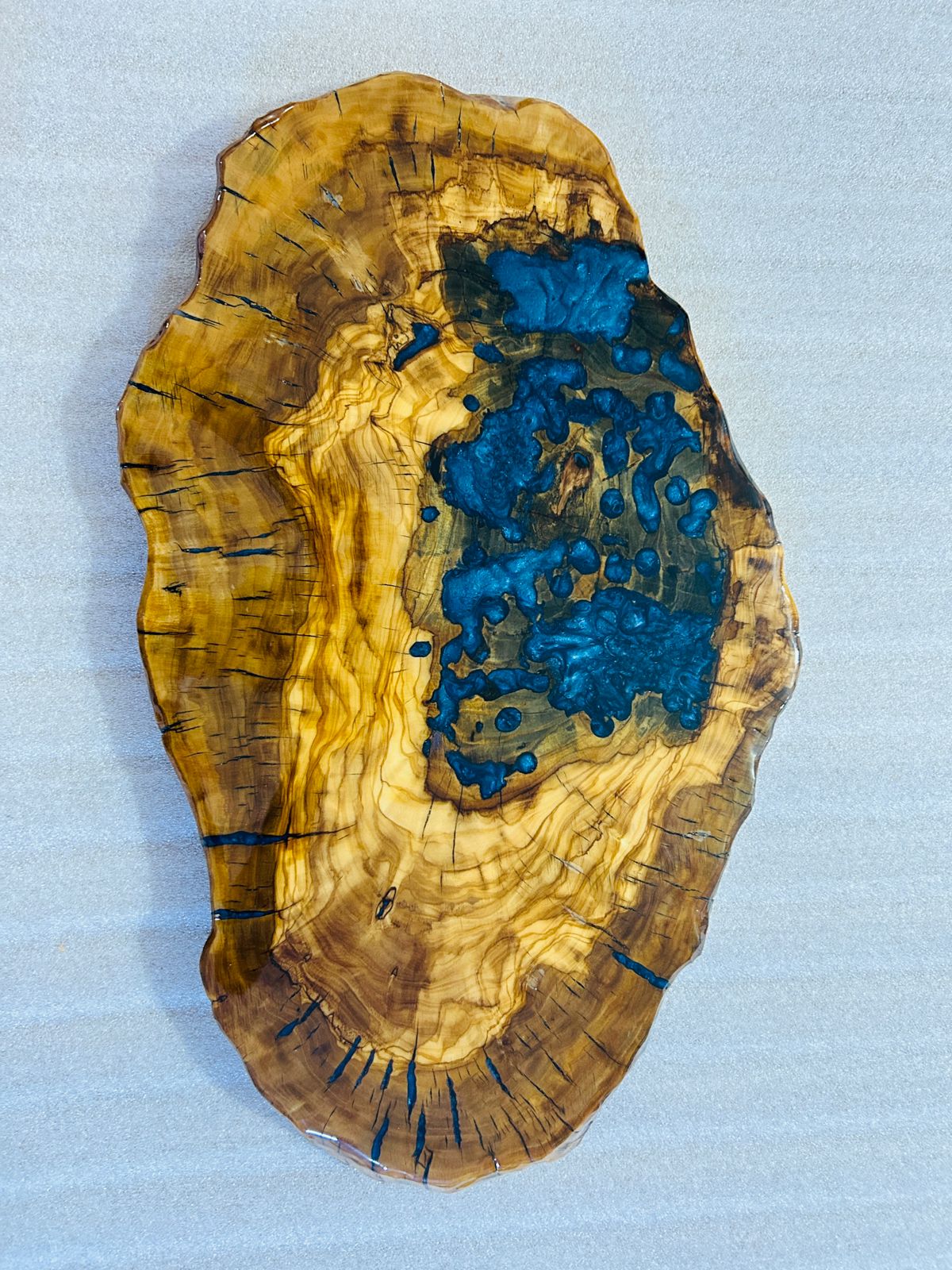 Live Edge Olive Wood Resin Small Coffee Table – Blue Resin Pool, 27.6 × 15.7 in (One of a Kind, T17) 1Ockbb4JFwfuT11y-N-2Y11dJROvGHOhq