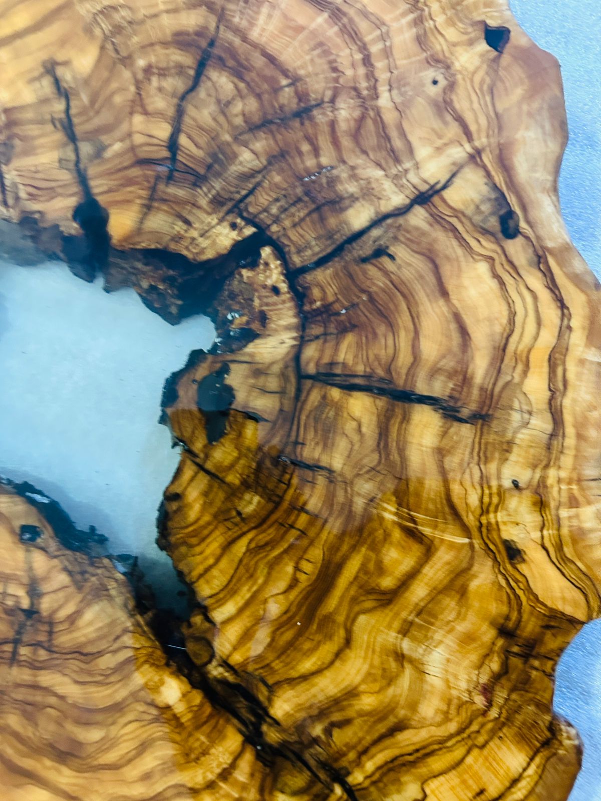 Live Edge Olive Wood Resin Small Coffee Table – White Resin Center, 25.2 × 16.9 in (One of a Kind, T18) 1PYUXdaG4xyQb3MEUZQ_zq0Vp-eeZDKrD