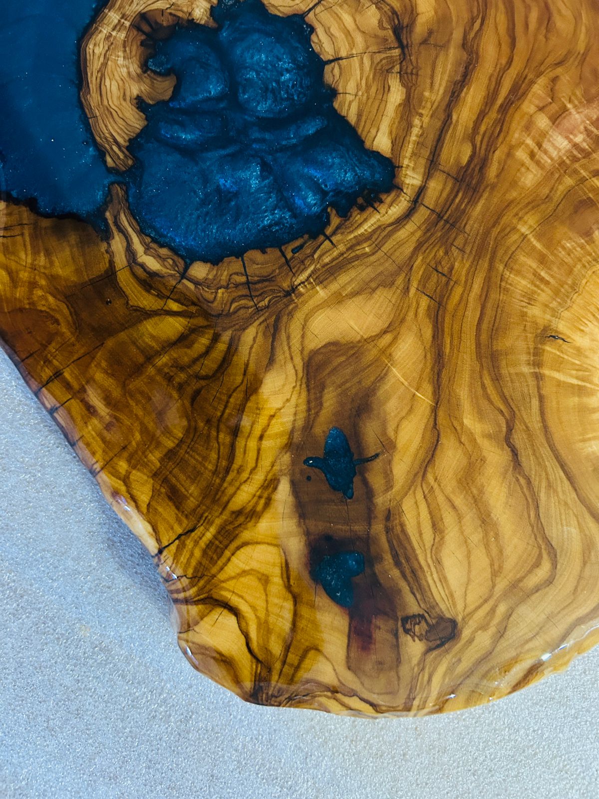 Live Edge Olive Wood Resin Side Table – Blue Resin Inlay, 14.2 × 12.6 in (One of a Kind, T22) 1TxIMacM62fD3164T_lfcRDQH40ZWeLPE