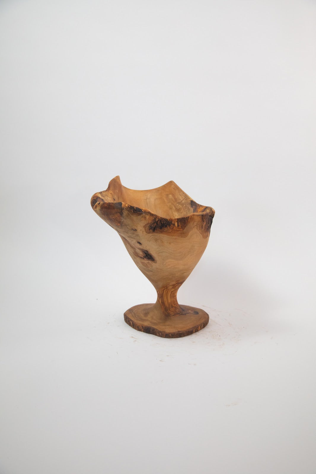Olive Wood Centerpiece Bowl – Hand-Carved Root Burl Sculpture, 9.1 × 6.7 × 13 in (One of a Kind, No. 015) 1VpB6Qlp0M6aY-lLKS5byaREOi3l1sG36
