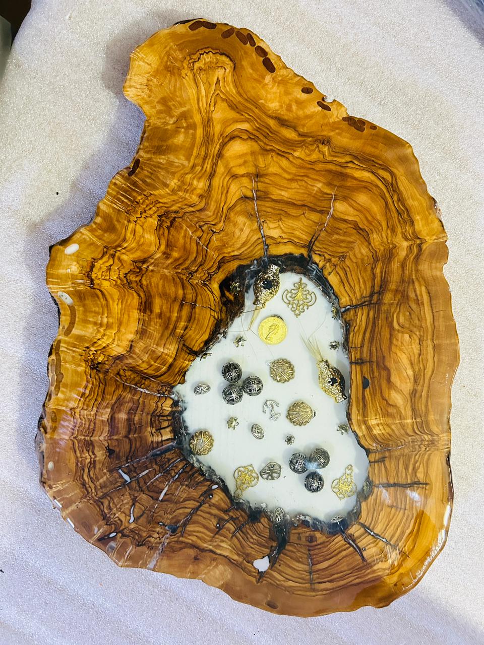 Live Edge Olive Wood Resin Side Table – White Resin Vintage Coins, 20.1 × 14.2 in (One of a Kind, T63) 1VrFAYBb6LHrtg9k5CpBS2KOI3efpddsC