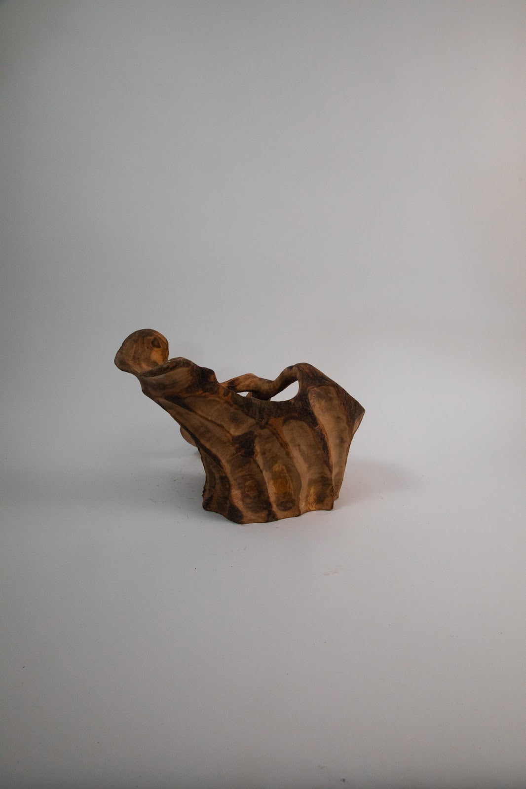 Olive Wood Centerpiece Bowl – Hand-Carved Root Burl Sculpture, 16.5 × 15 × 11.8 in (One of a Kind, No. 120) 1WD2HKxpksfkKj6MhdrXov2-dDrDOwGzV