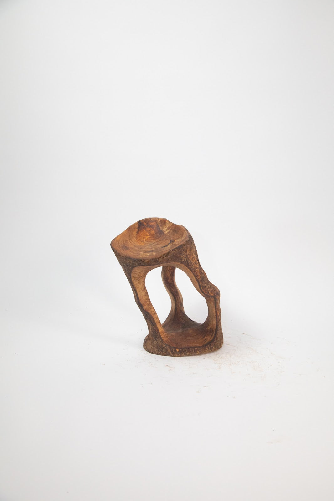 Olive Wood Centerpiece Bowl – Hand-Carved Root Burl Sculpture, 9.1 × 6.7 × 11 in (One of a Kind, No. 087) 1XpUatEYMrDRRKs4N7aflZ-b9Hs-X4_QM