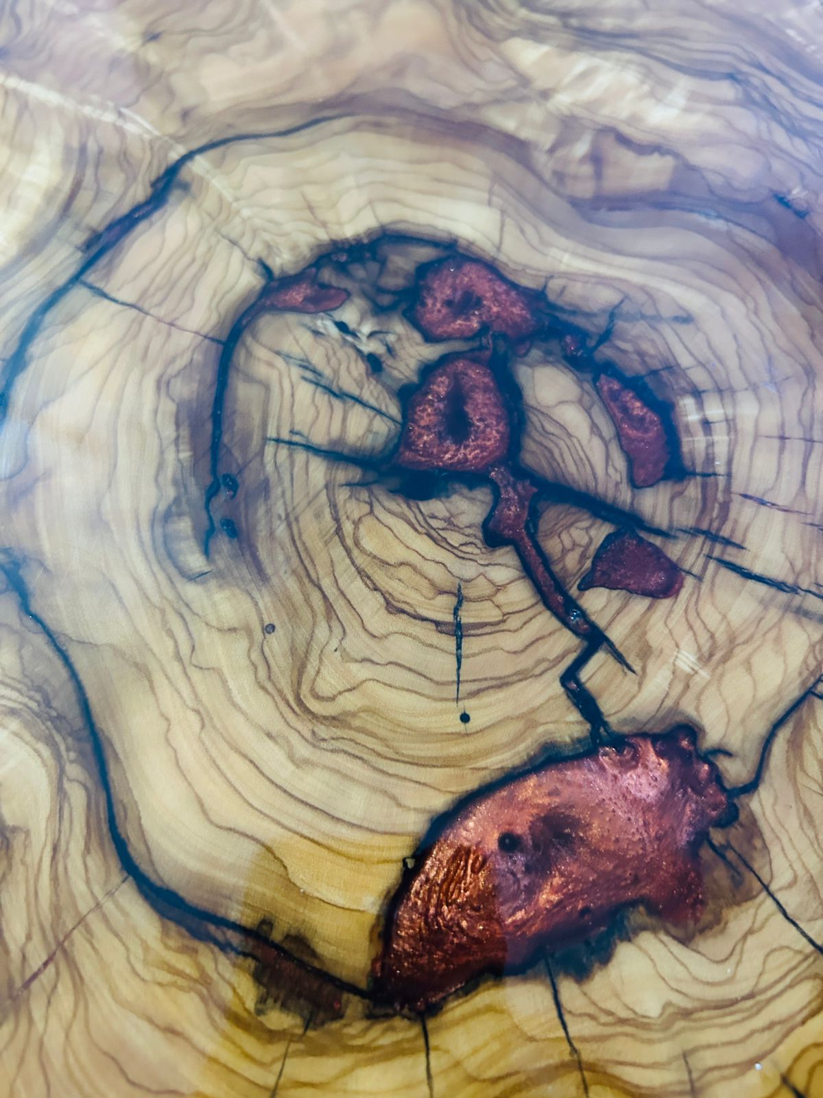 Live Edge Olive Wood Resin Side Table – Copper Red Resin Inlay, 21.7 × 18.9 in (One of a Kind, T23) 1bVD5XaRwPT0TwLSc6KM_iqbqXDsHwUWu