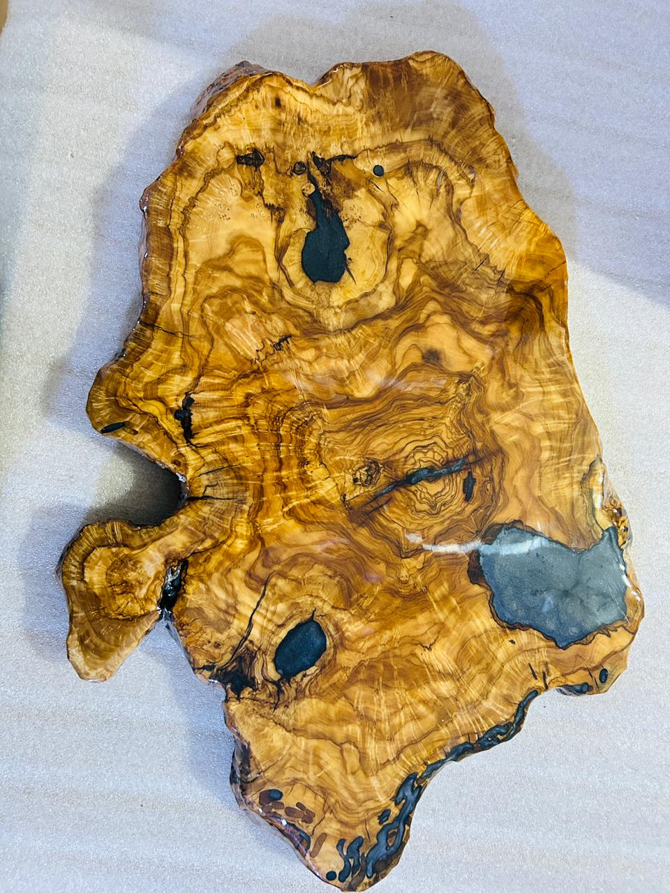 Live Edge Olive Wood Resin Side Table – Blue Resin Pools, 24.8 × 17.3 in (One of a Kind, T62) 1cOzdhr3o38dR9UGKIluDvbhdNYCeEYF9