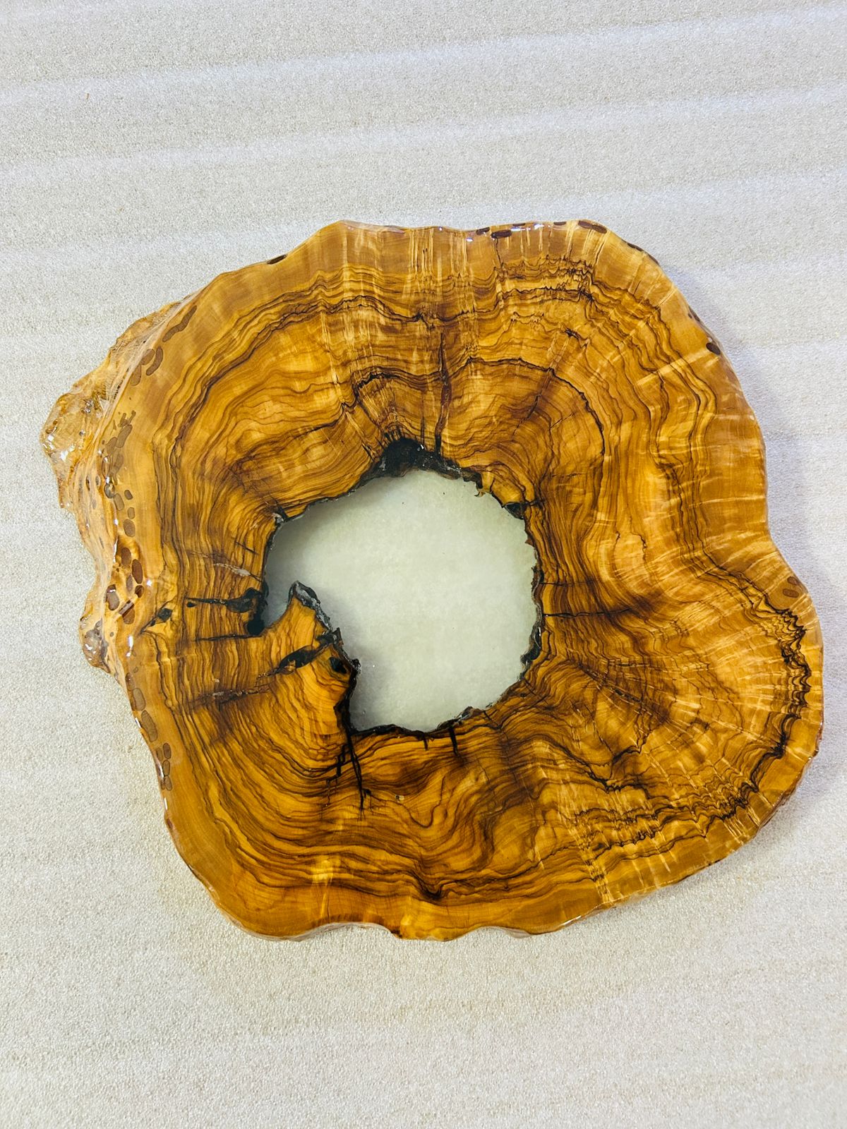 Live Edge Olive Wood Resin Side Table – White Resin Center, 15.7 × 15.7 in (One of a Kind, T25) 1cQpJ2g2UEudm4cDqykwHDjfJ98GTgY6t