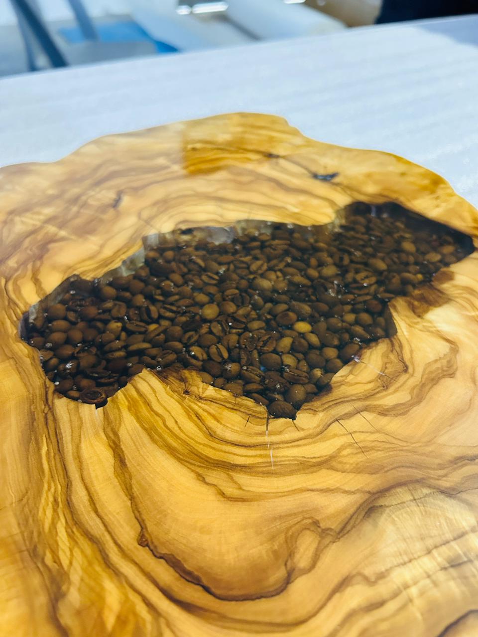 Live Edge Olive Wood Resin Side Table – Coffee Bean Resin, 16.9 × 14.2 in (One of a Kind, T70) 1cqNuJeKcVgQ9hf45NwpSPaQHE-p8EXxV