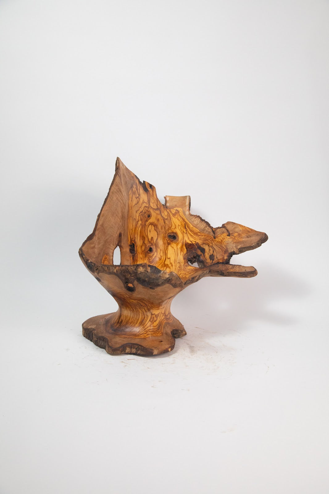Olive Wood Centerpiece Bowl – Hand-Carved Root Burl Sculpture, 18.5 × 14.6 × 16.1 in (One of a Kind, No. 100) 1fxosCFFioUmxu35VFg8w_r-lHSk0Mj2A