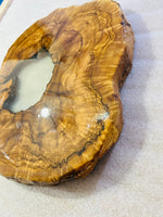 Live Edge Olive Wood Resin Side Table – White Resin Center, 15.7 × 15.7 in (One of a Kind, T25) 1h5WSG3yIiZUCZyR6vUjtB9WMtdCF-Crq