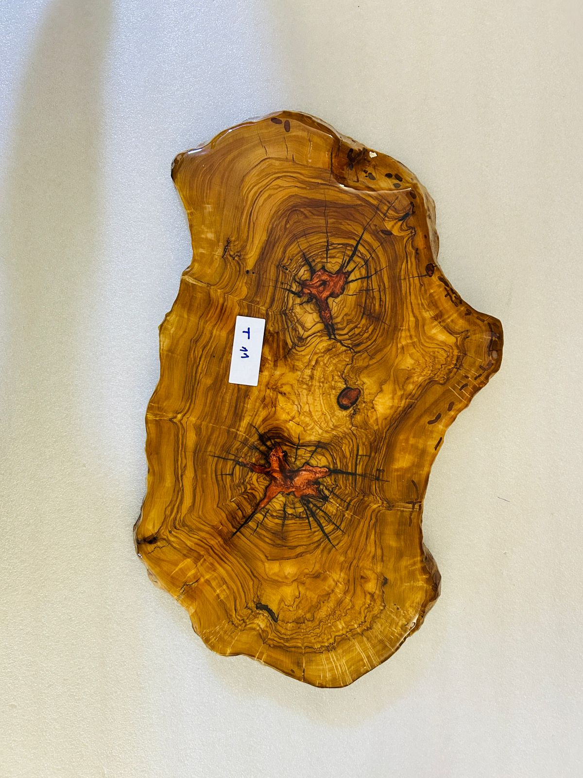 Live Edge Olive Wood Resin Side Table – Red Resin Accents, 23.6 × 13.8 in (One of a Kind, T11) 1hB2IwRmjtCqLsTNNIuXRcf35gY1ymsuF