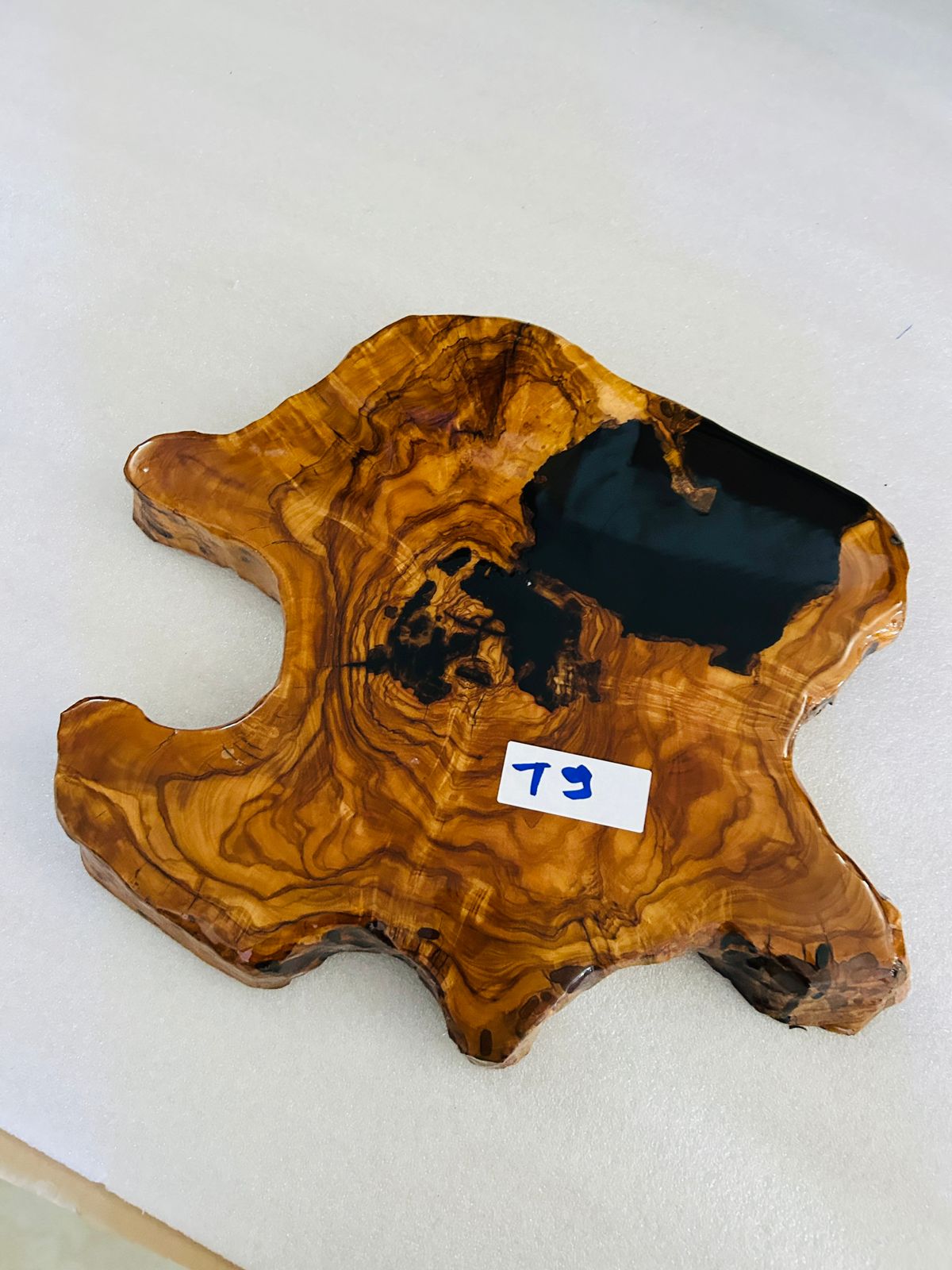 Live Edge Olive Wood Resin Side Table – Black Resin Pour, 18.9 × 15 in (One of a Kind, T9) 1iWUafir0OaZre5TVEfYO81BYXCEP8M1L