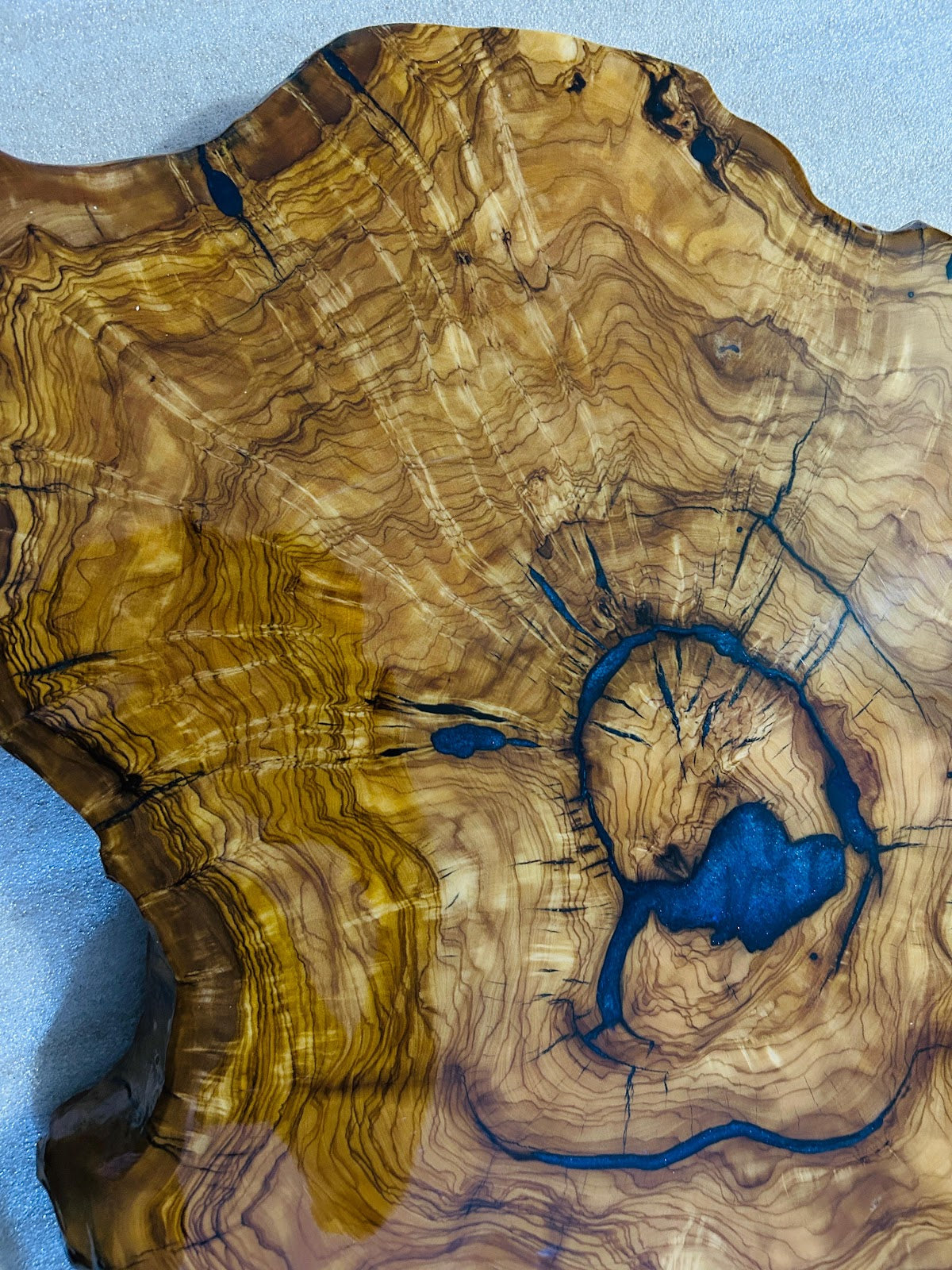 Live Edge Olive Wood Resin Side Table – Blue Resin Ring, 23.6 × 18.5 in (One of a Kind, T65) 1j2Qq876Idj_XOzOjFEmkTw_HHlRann1u