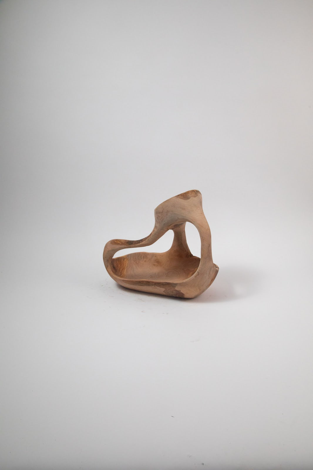 Olive Wood Centerpiece Bowl – Hand-Carved Root Burl Sculpture, 14.2 × 7.5 × 13 in (One of a Kind, No. 063) 1lGZg8RIQtYI27ik64MYJswb0z1dw9zDE