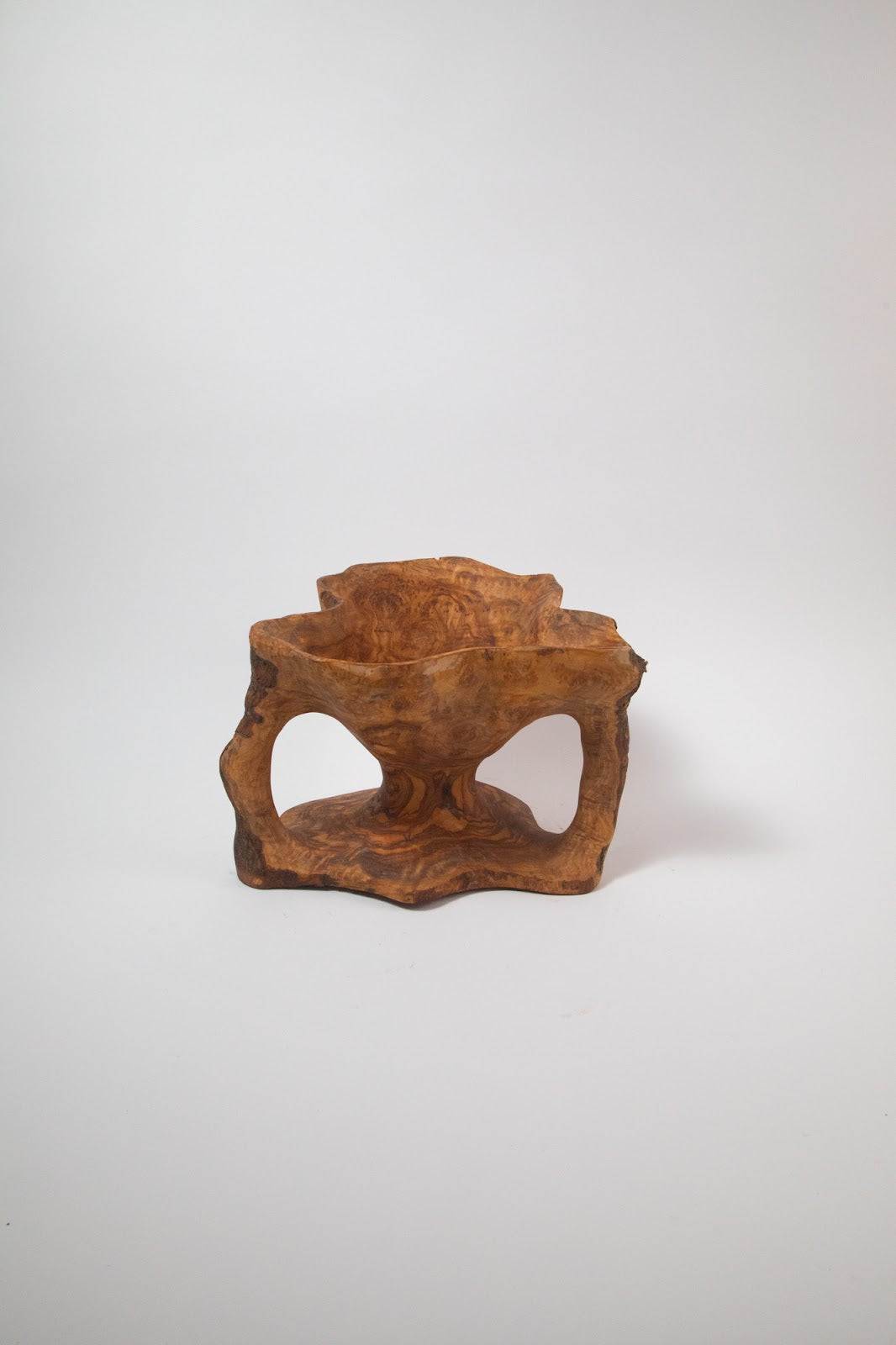 Olive Wood Centerpiece Bowl – Hand-Carved Root Burl Sculpture, 14.6 × 12.2 × 9.8 in (One of a Kind, No. 115) 1rHNOWGYSsTdEGfU_jwY8kBlAKPCUMNPz