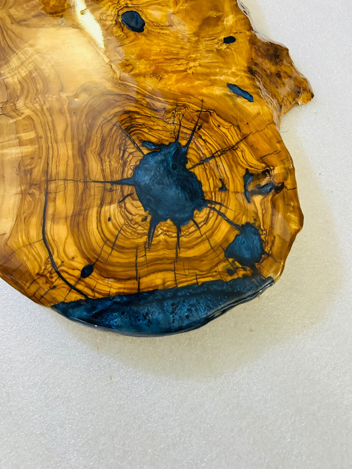Live Edge Olive Wood Resin Side Table – Blue Starburst Resin, 23.6 × 14.6 in (One of a Kind, T36) 1tAbtKABNybOH847exncp6wBWZT-_-vYr