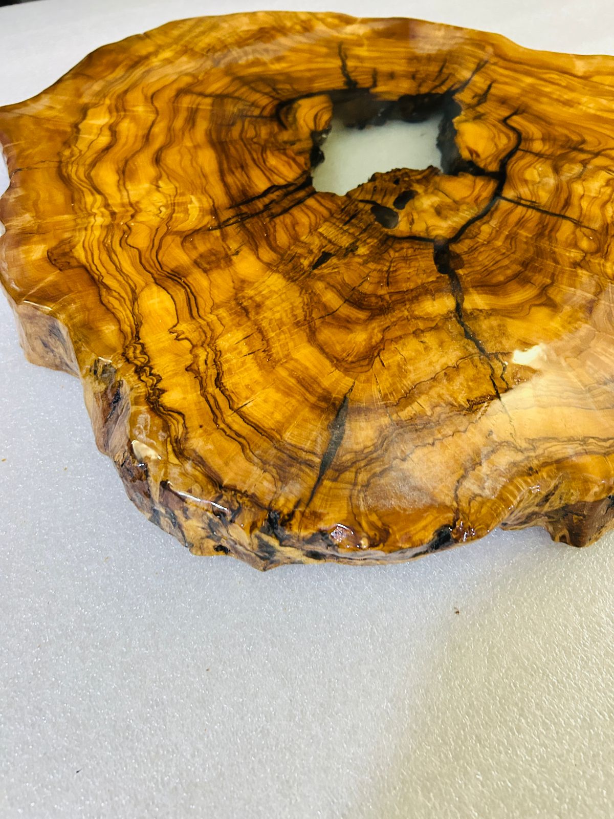 Live Edge Olive Wood Resin Side Table – White Resin Center, 23.6 × 22 in (One of a Kind, T35) 1v8trr-PX-kKUDmG5c7akOI_IKkk_PJD5