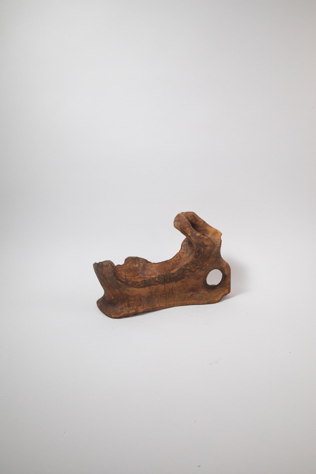 Olive Wood Centerpiece Bowl – Hand-Carved Root Burl Sculpture, 15.7 × 7.9 × 5.5 in (One of a Kind, No. 017) 1w3tVpVpvKMndlx2GOSveUDS0KVyq9Gqd