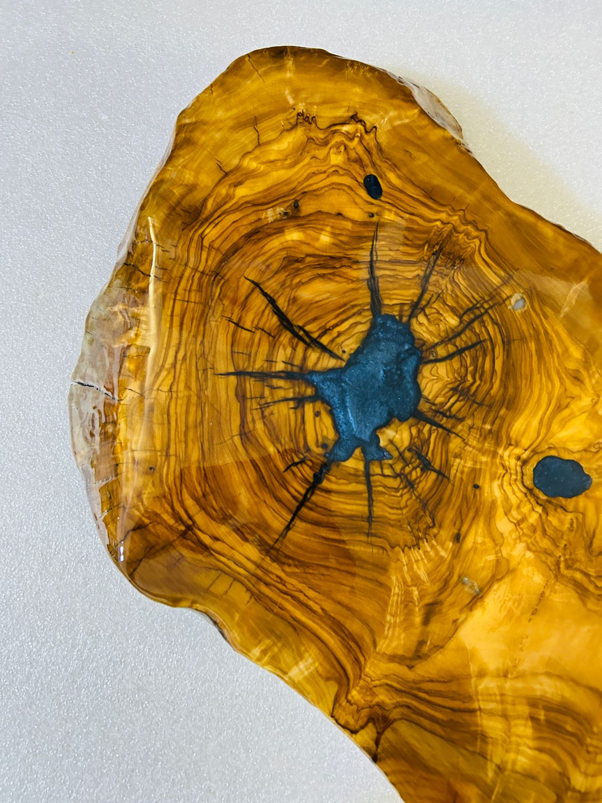 Live Edge Olive Wood Resin Side Table – Blue Starburst Resin, 23.6 × 14.6 in (One of a Kind, T36) 1wXvYJSPY2u5Yqpp9_qnKbjidCMwloq8