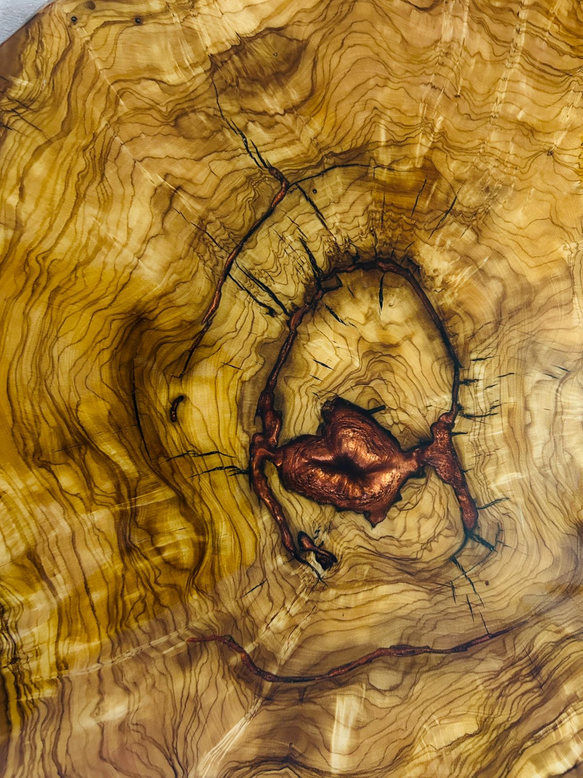 Live Edge Olive Wood Resin Side Table – Copper Red Resin Center, 21.3 × 16.5 in (One of a Kind, T24) 1xxoxwyMXqxnWfCLguDPu_OMW6ROYJ9Kf