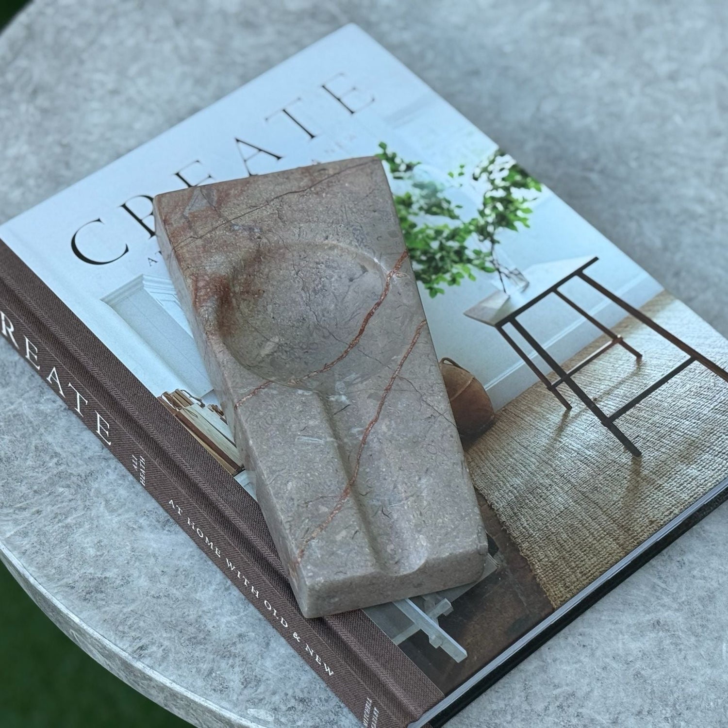 Marble Triangle Ashtray – Modern Sculptural Design