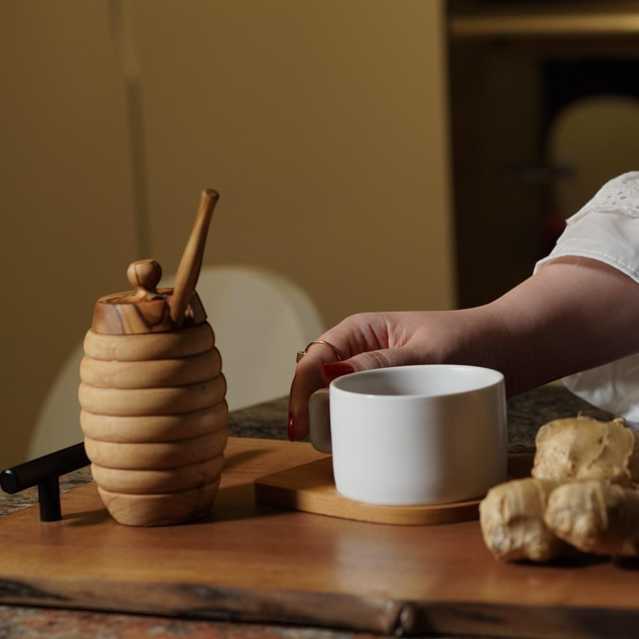 Olive Wood Honey Jar – Handcrafted Artisan Pot for Table and Home