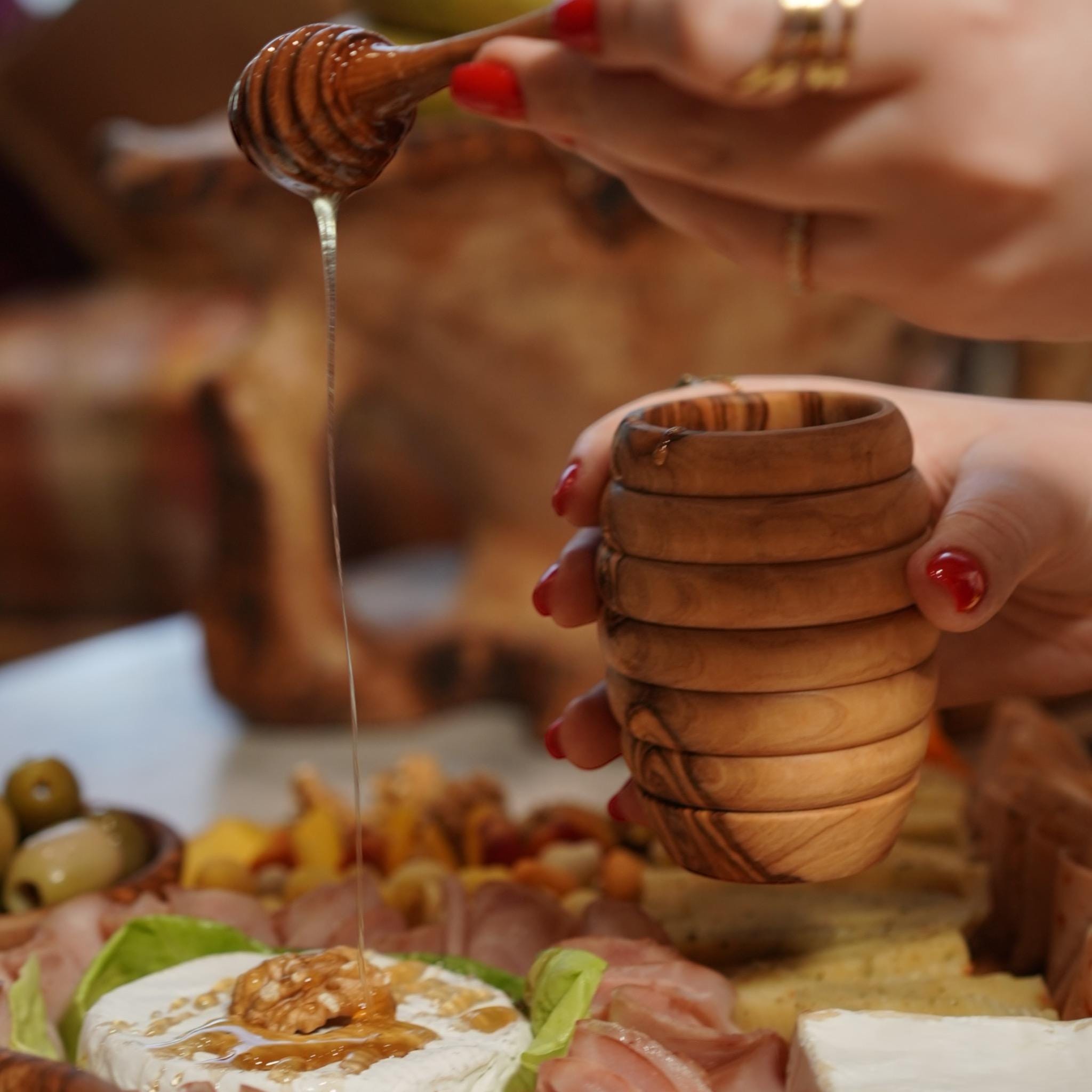 Olive Wood Honey Jar – Handcrafted Artisan Pot for Table and Home