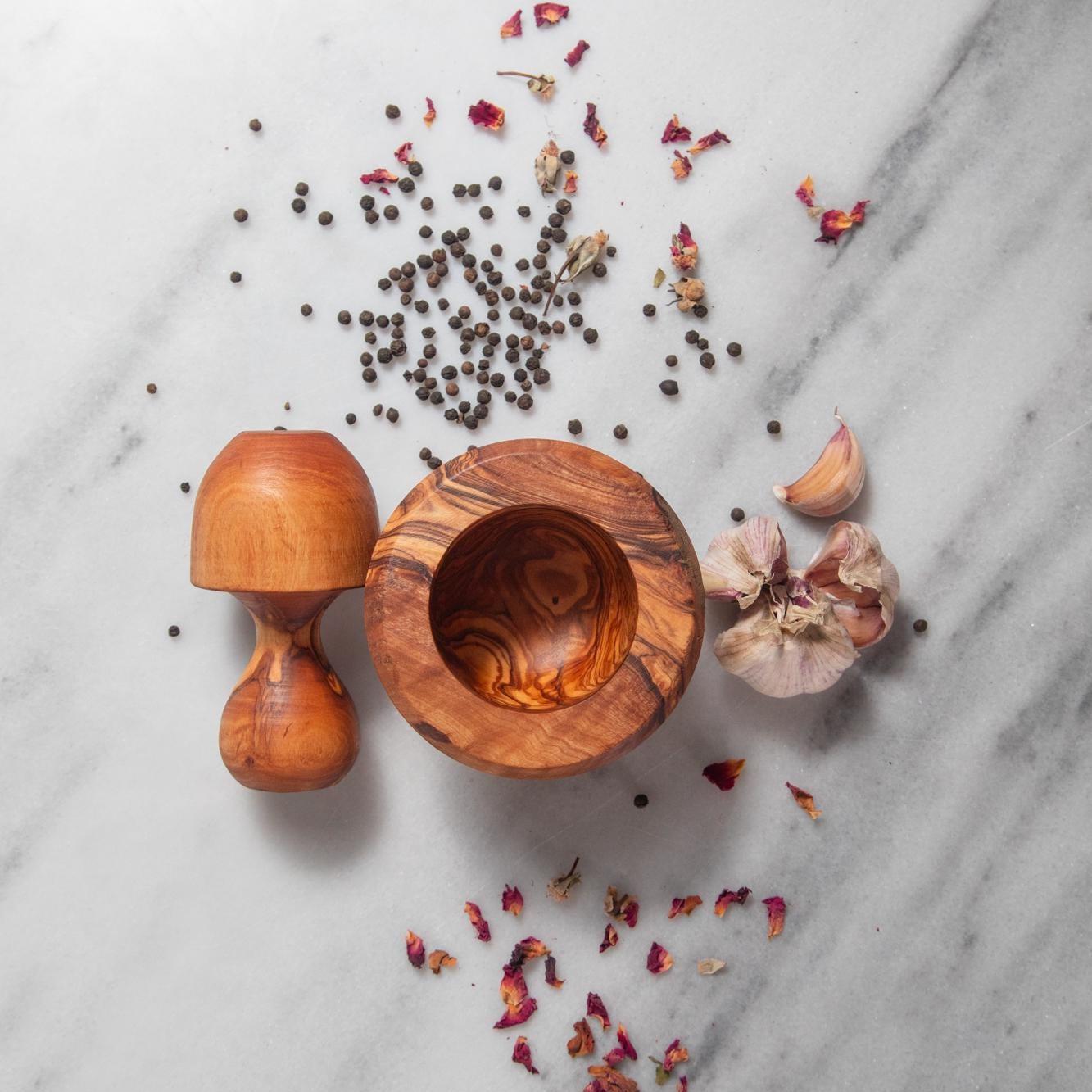 Traditional Mediterranean Olive Wood Mortar and Pestle – Herb & Garlic Crusher – Handmade Kitchen Tool – Rustic Spice Grinder