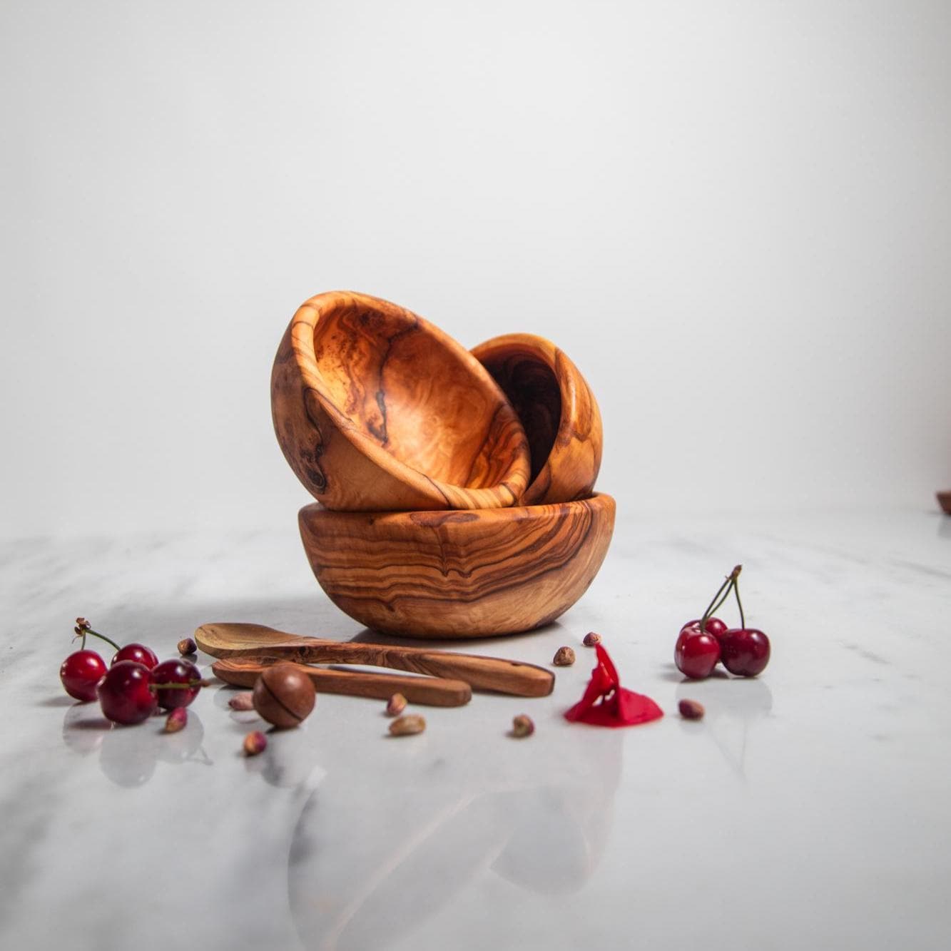 Handmade Olive Wood Salad Bowl - Rustic Serving Bowl for Salads, Fruits, and Kitchen Décor