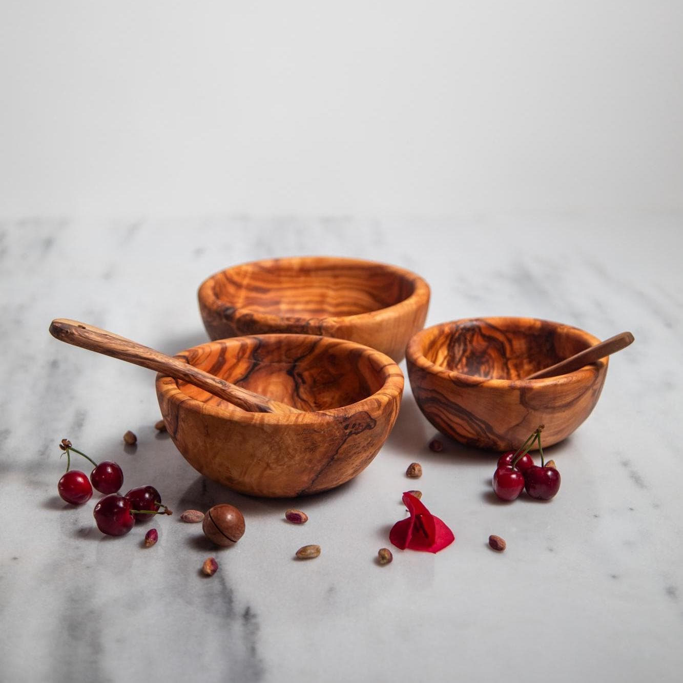 Handmade Olive Wood Salad Bowl - Rustic Serving Bowl for Salads, Fruits, and Kitchen Décor