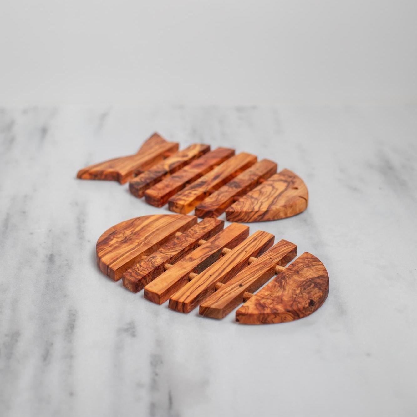 Handmade Olive Wood Charger Plate - Round - Rustic Wooden Sous-Assiette - Natural Table Setting Decor