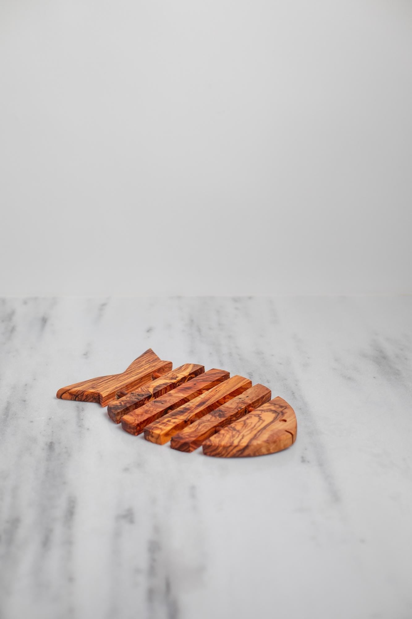 Olive Wood Charger Plates Set | Round & Fish-Shaped Sous-Assiettes | Rustic Handmade Table Decor